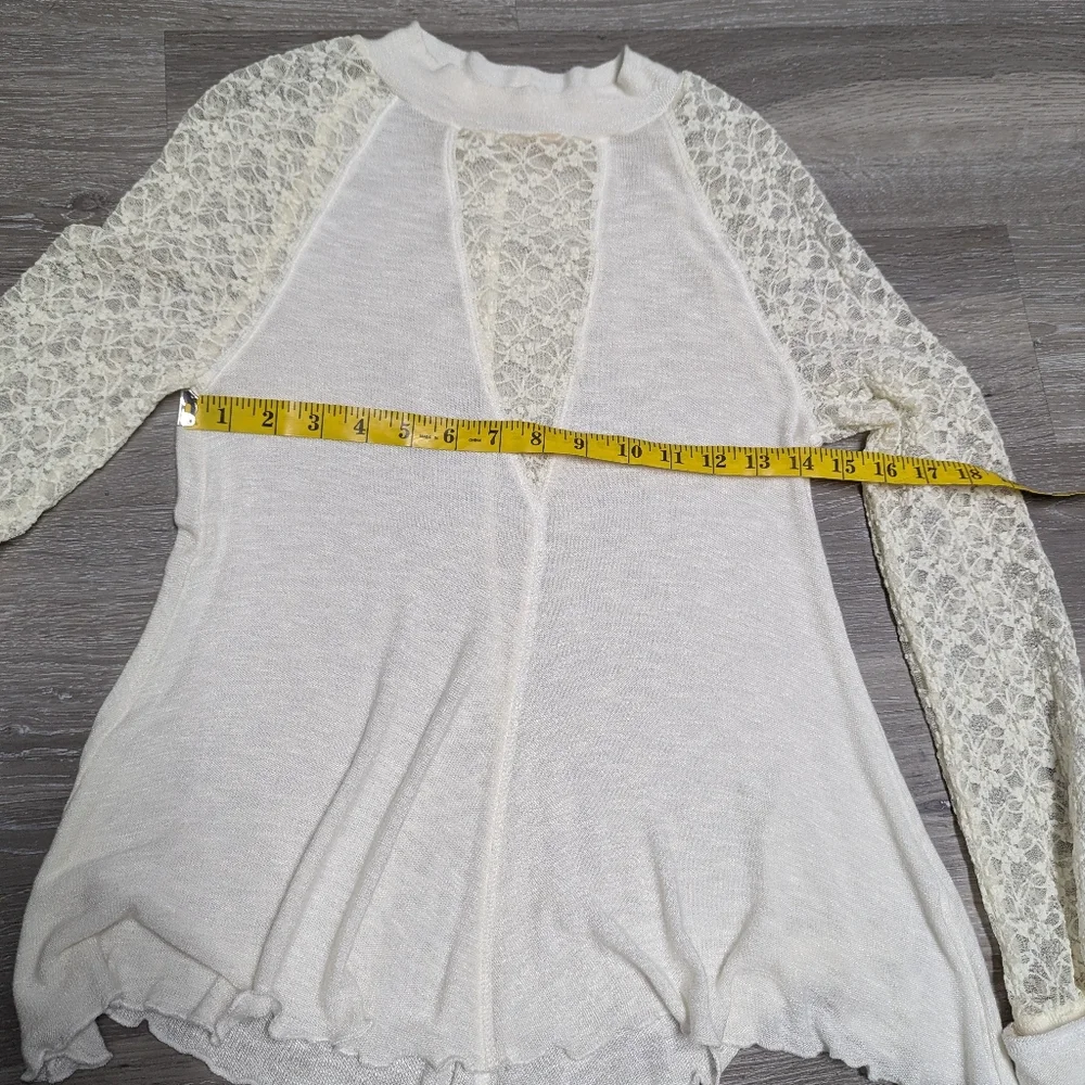 Intimately Free Top Size S Free People Knit And Lace PulloverLong  Sleeve